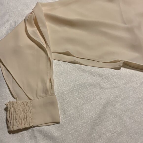 Hayden Los Angeles size small unique design long (open) sleeve blouse - Picture 8 of 10